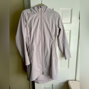 Lululemon raincoat size 6